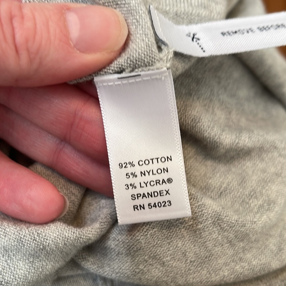 Banana Republic Long Sleeve Hooded Lounge Top NWT - Picture 16 of 16